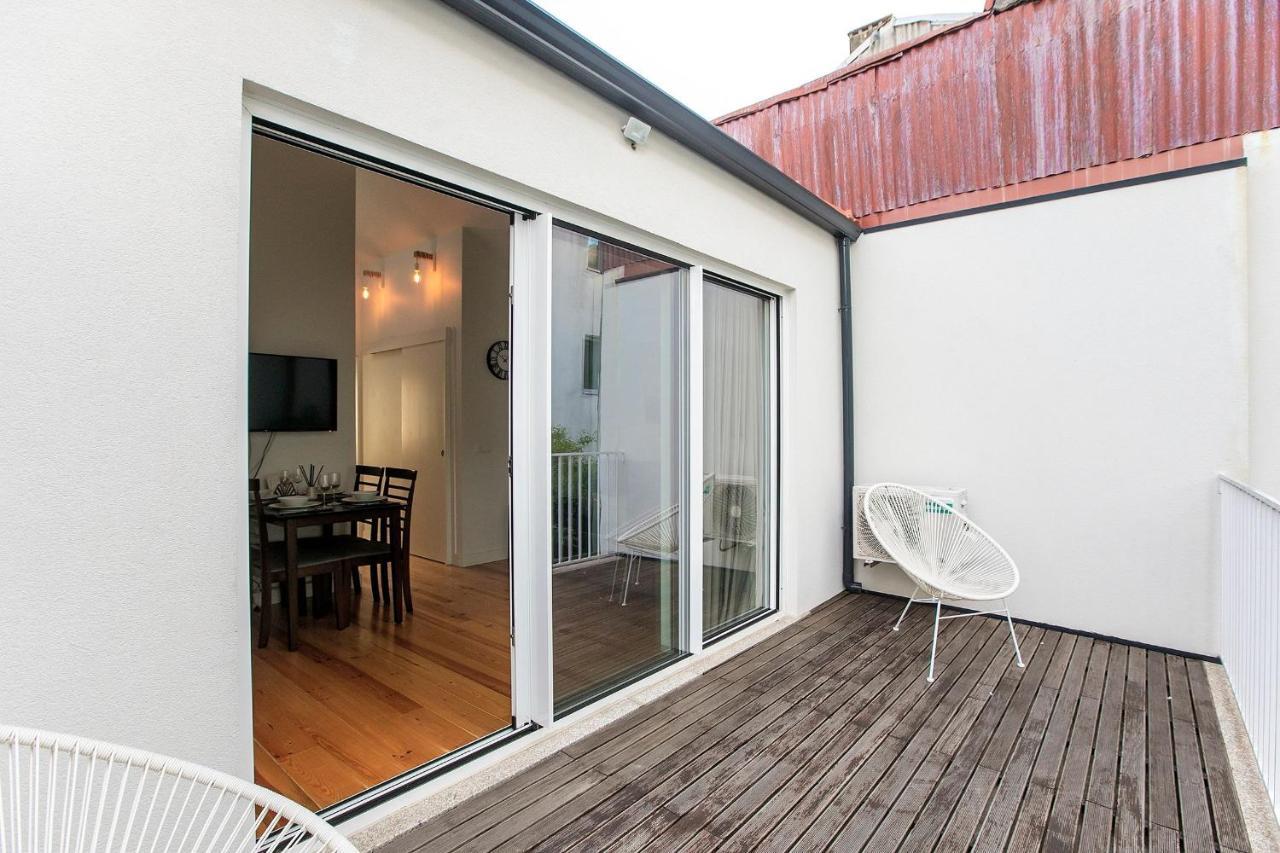 Lovelystay - Cozy 1Br In Santa Catarina W/ Balcony Porto Kültér fotó
