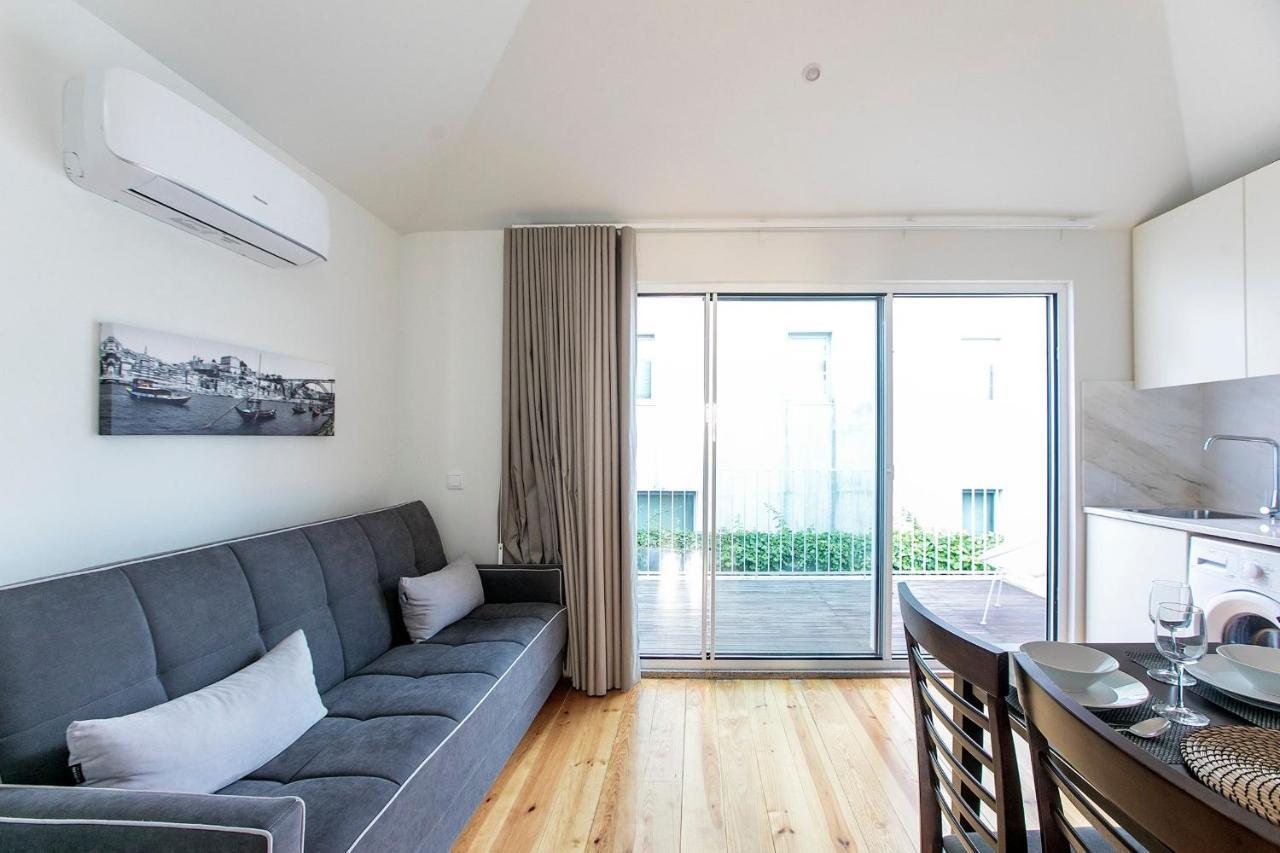 Lovelystay - Cozy 1Br In Santa Catarina W/ Balcony Porto Kültér fotó