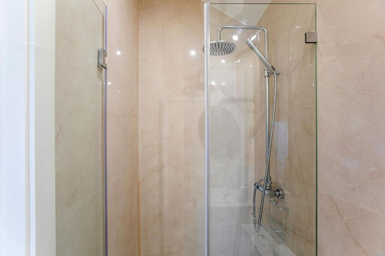 Lovelystay - Cozy 1Br In Santa Catarina W/ Balcony Porto Kültér fotó